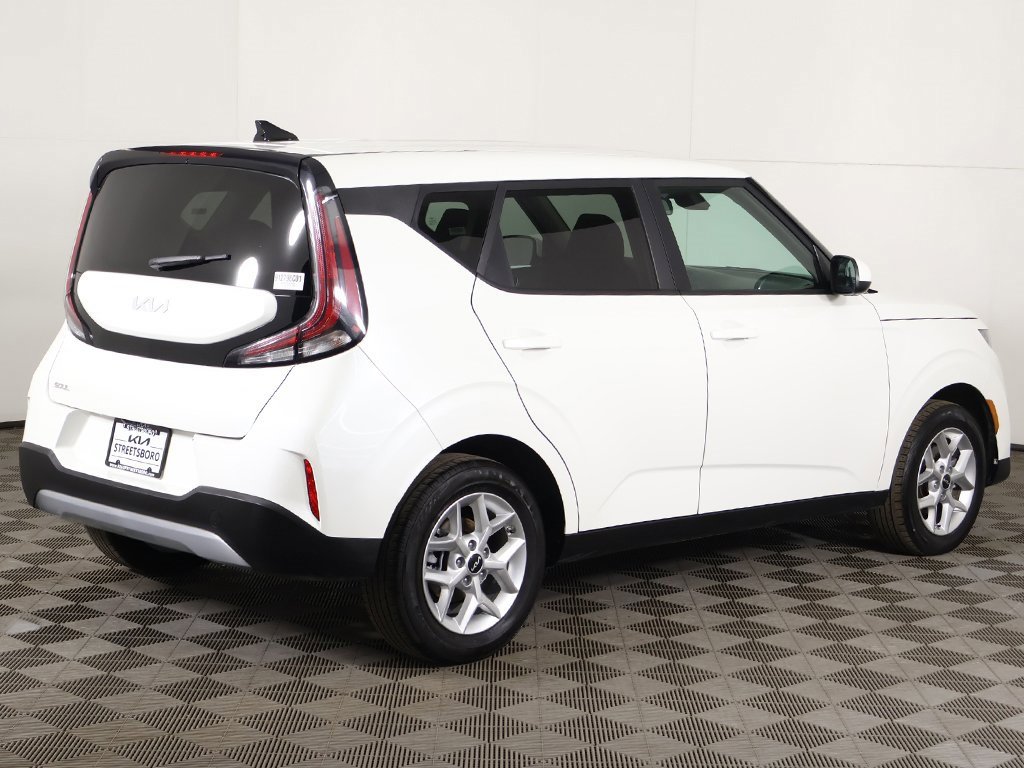 Used 2024 Kia Soul LX w/ Option Group 015 image 9
