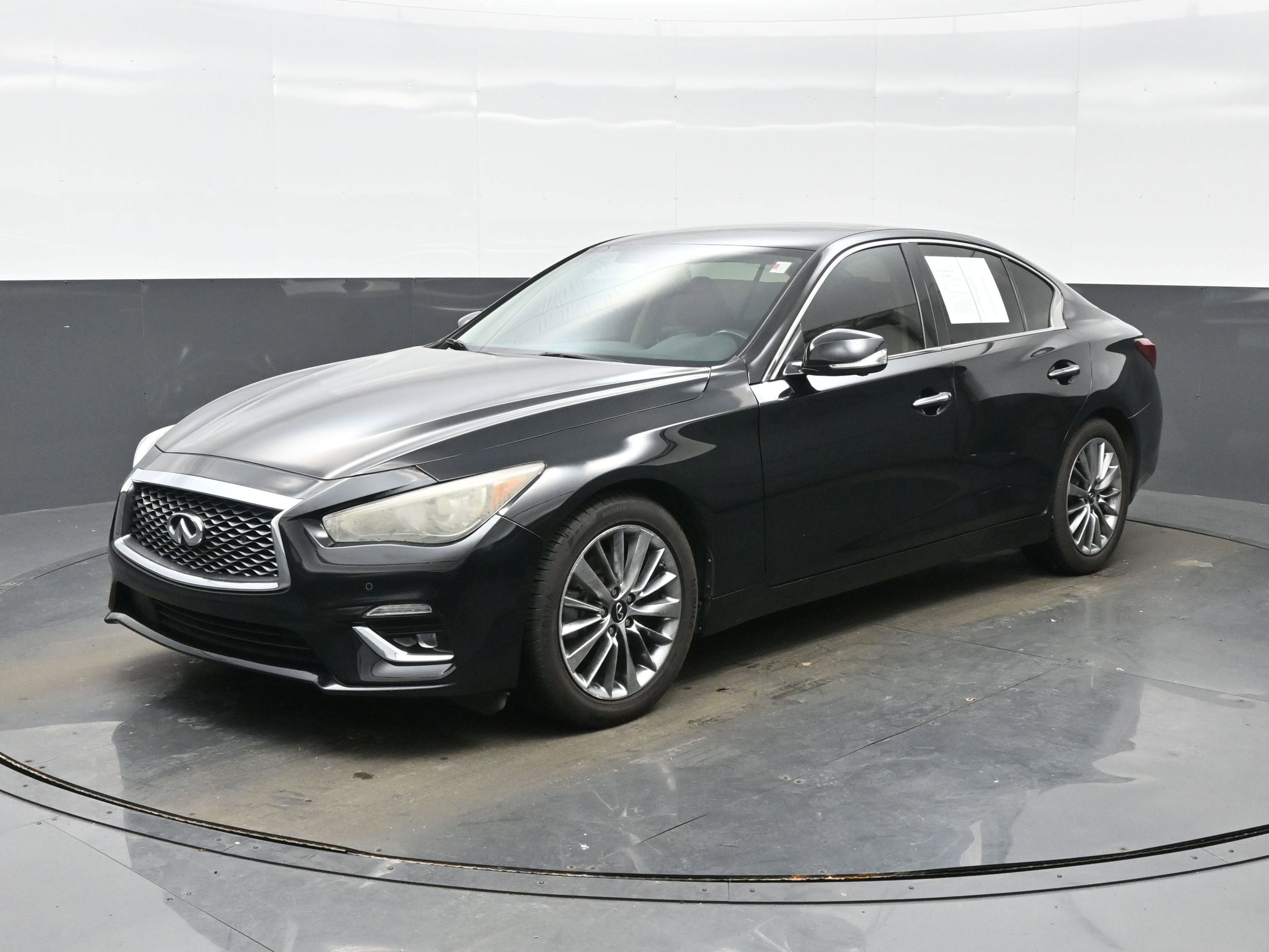 Used 2021 INFINITI Q50 Luxe image 2