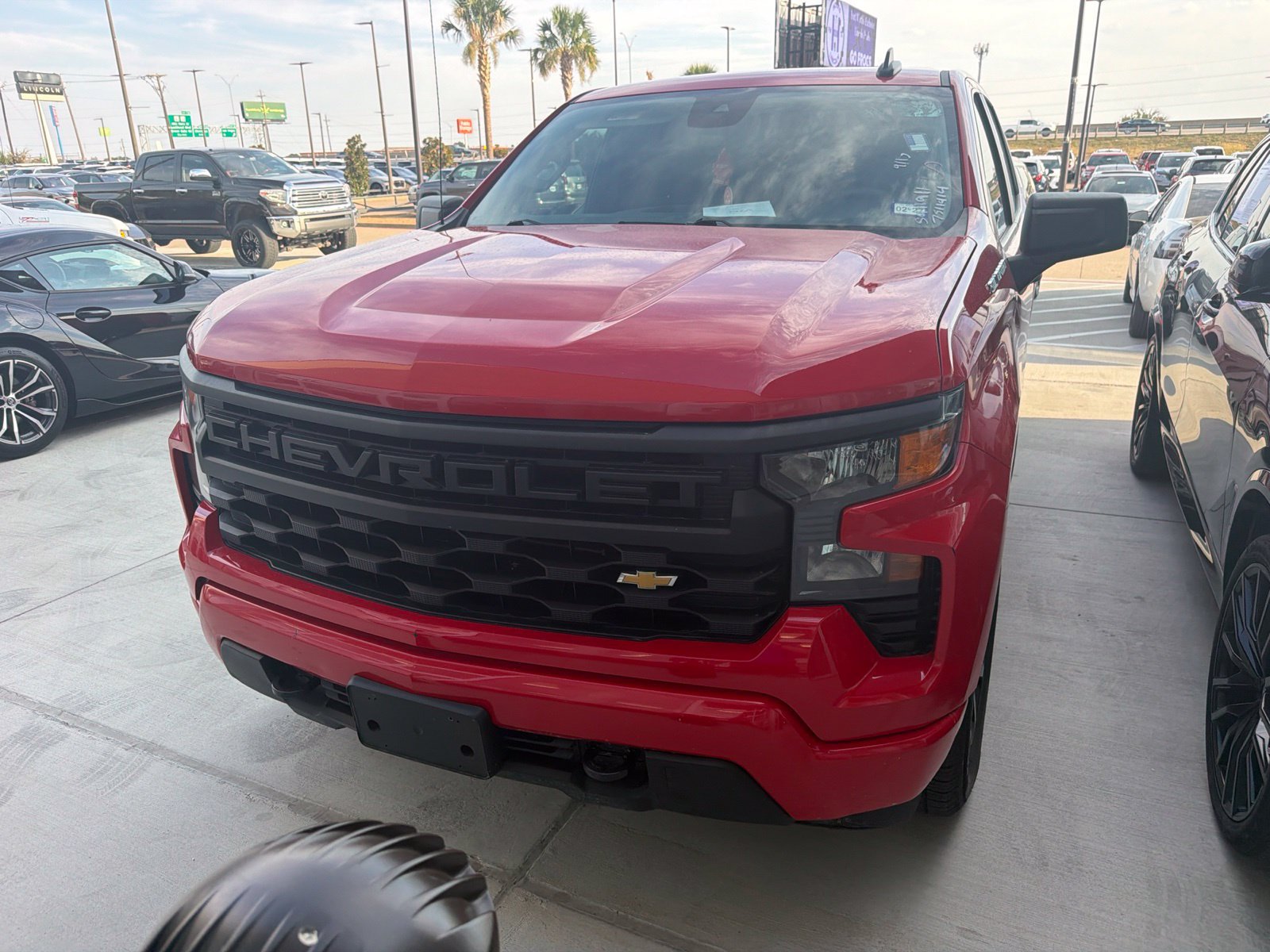 Used 2022 Chevrolet Silverado 1500 Custom AWD/4WD image 2