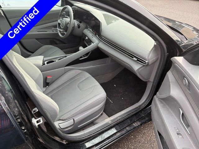 Used 2023 Hyundai Elantra SEL w/ Convenience Package image 4