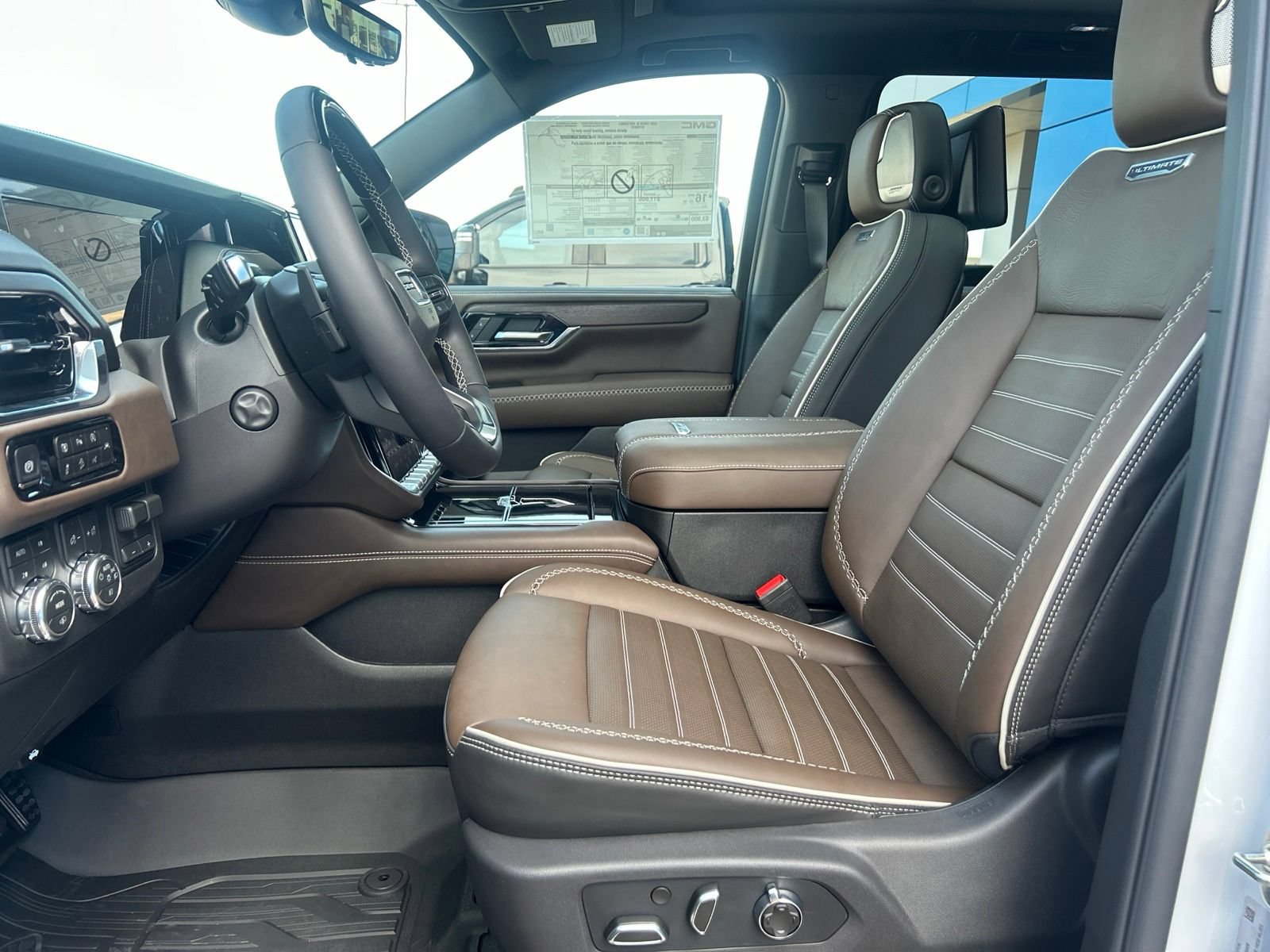 New 2026 GMC Yukon XL Denali Ultimate w/ LPO, Floor Liner Package AWD/4WD image 11