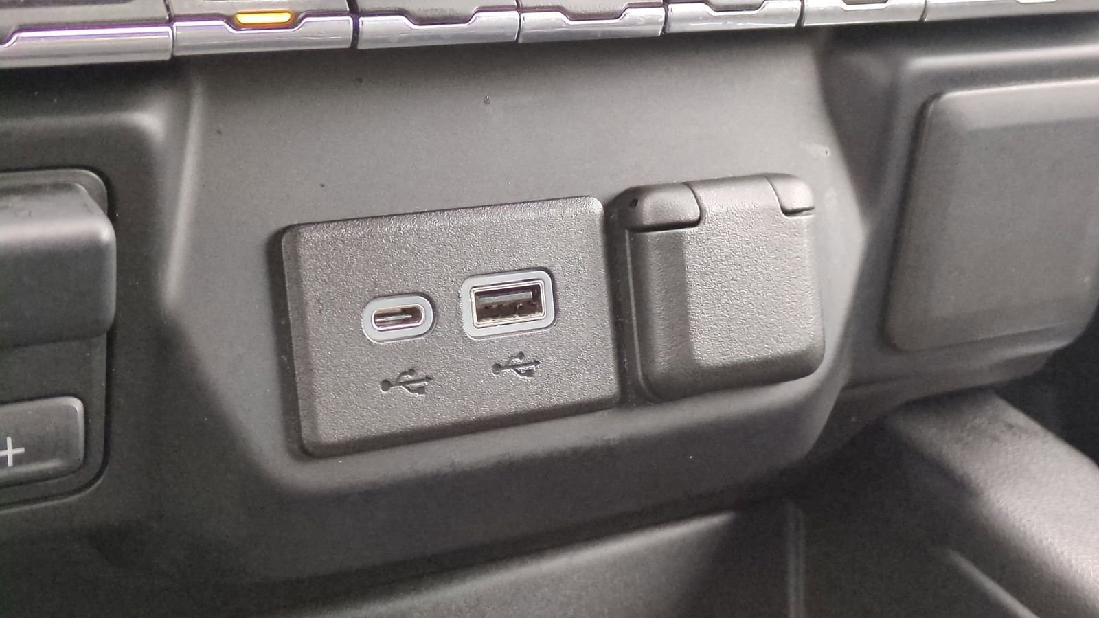 Used 2021 Chevrolet Silverado 1500 RST image 33