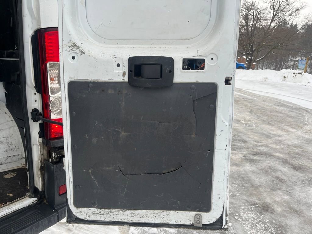 Used 2016 RAM ProMaster 2500 w/ Interior Convenience Group image 31