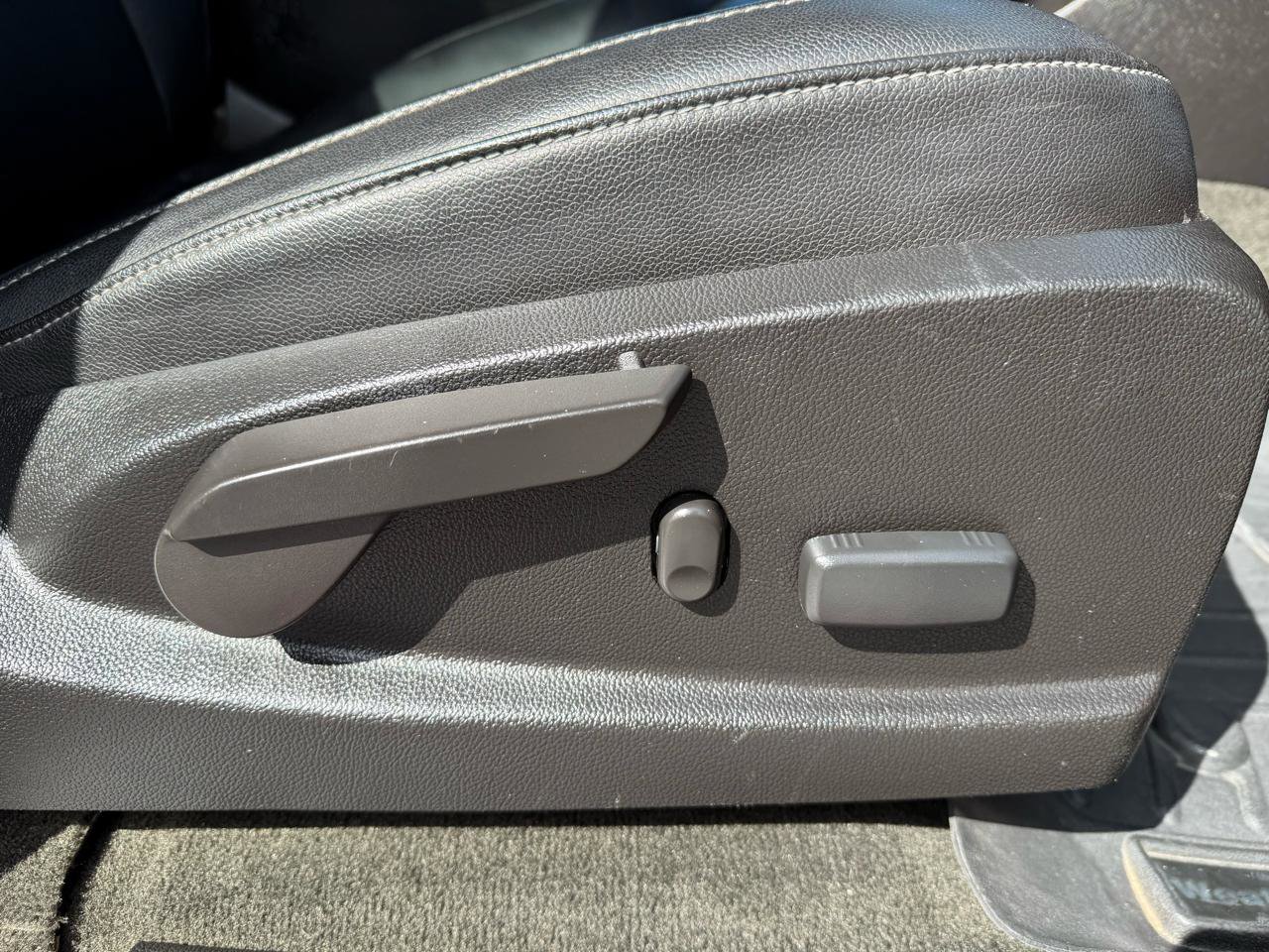 Used 2015 GMC Canyon SLT w/ Driver Alert Package image 18