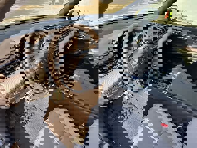 Used 2025 Toyota Camry SE image 10