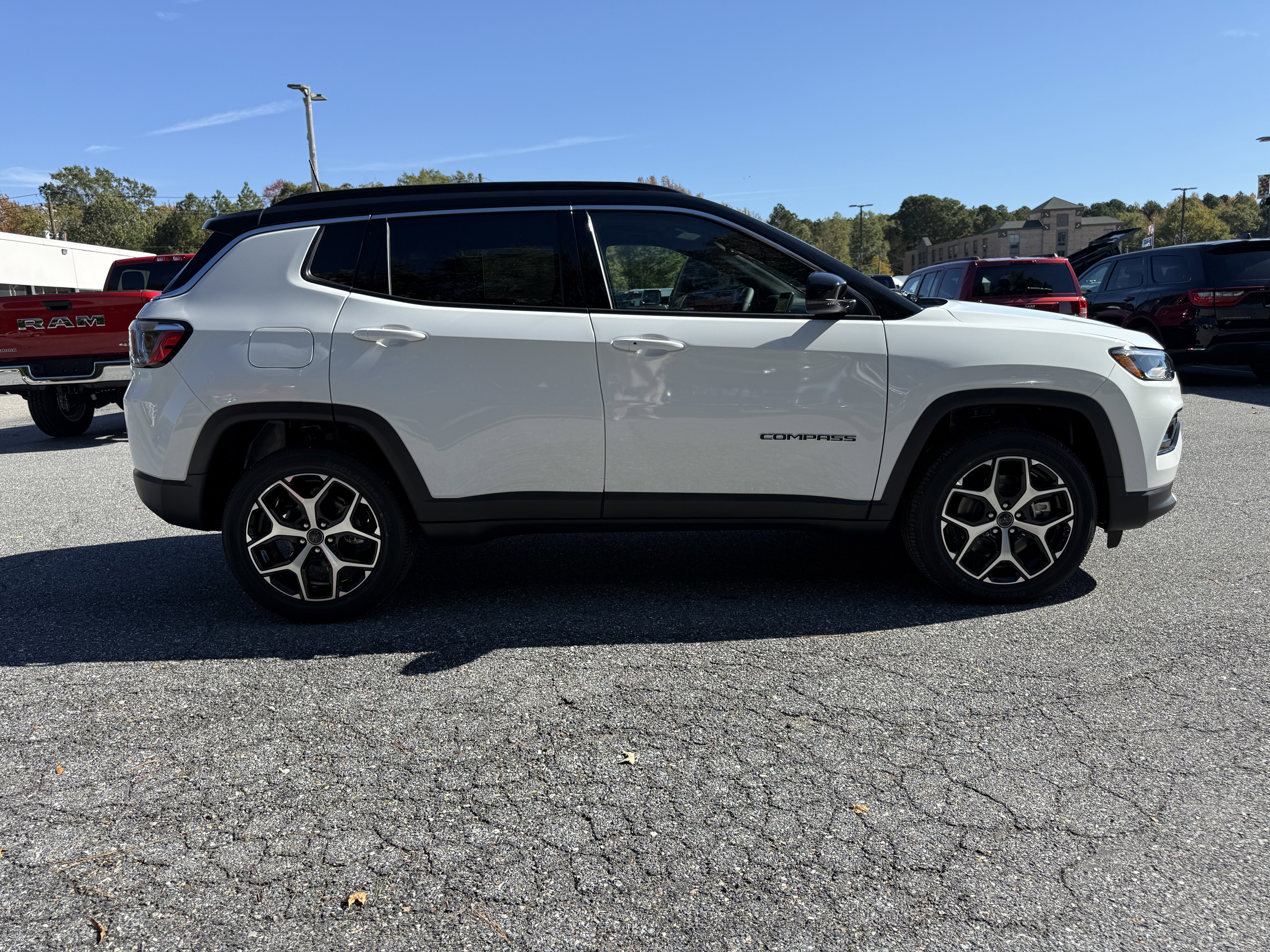 New 2026 Jeep Compass Limited image 9