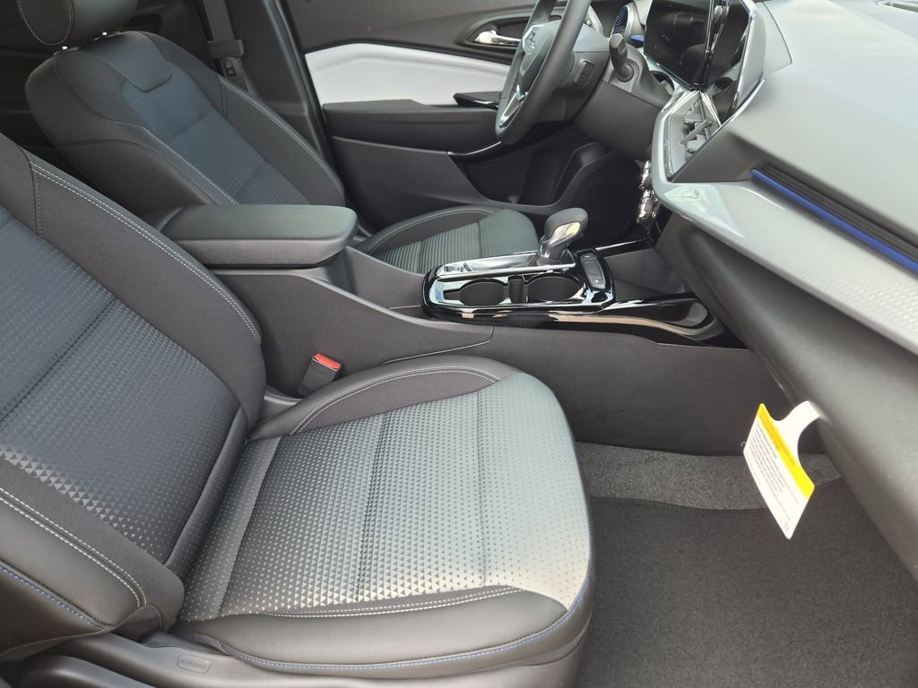 New 2026 Chevrolet Trax LT w/ Driver Confidence Package FWD image 6