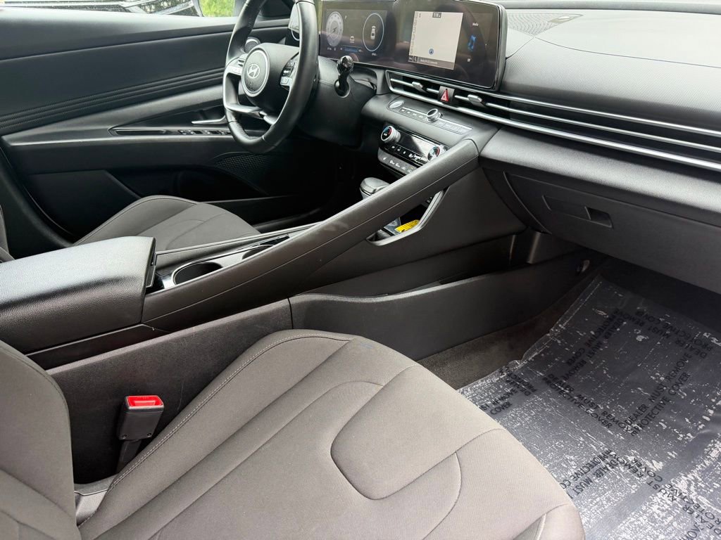 Used 2025 Hyundai Elantra SEL FWD image 10