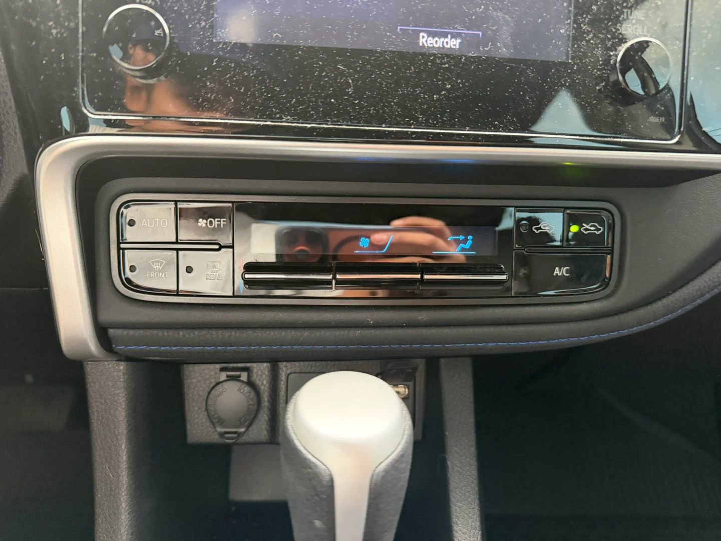 Used 2019 Toyota Corolla SE FWD image 24