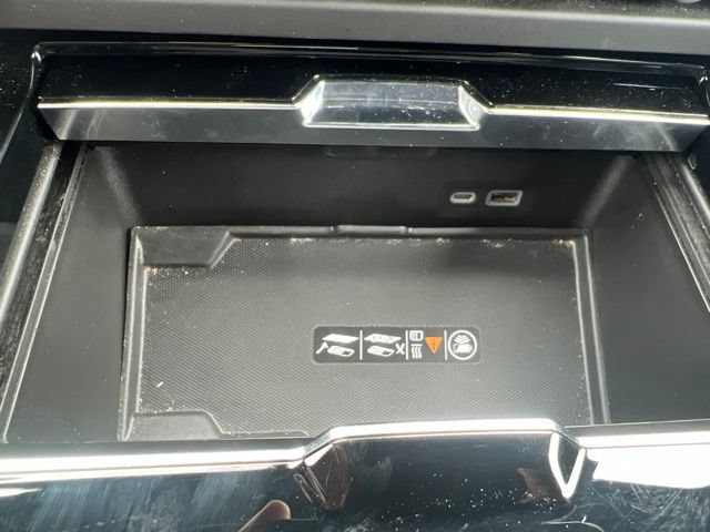 Used 2025 GMC Yukon XL Denali AWD/4WD image 19