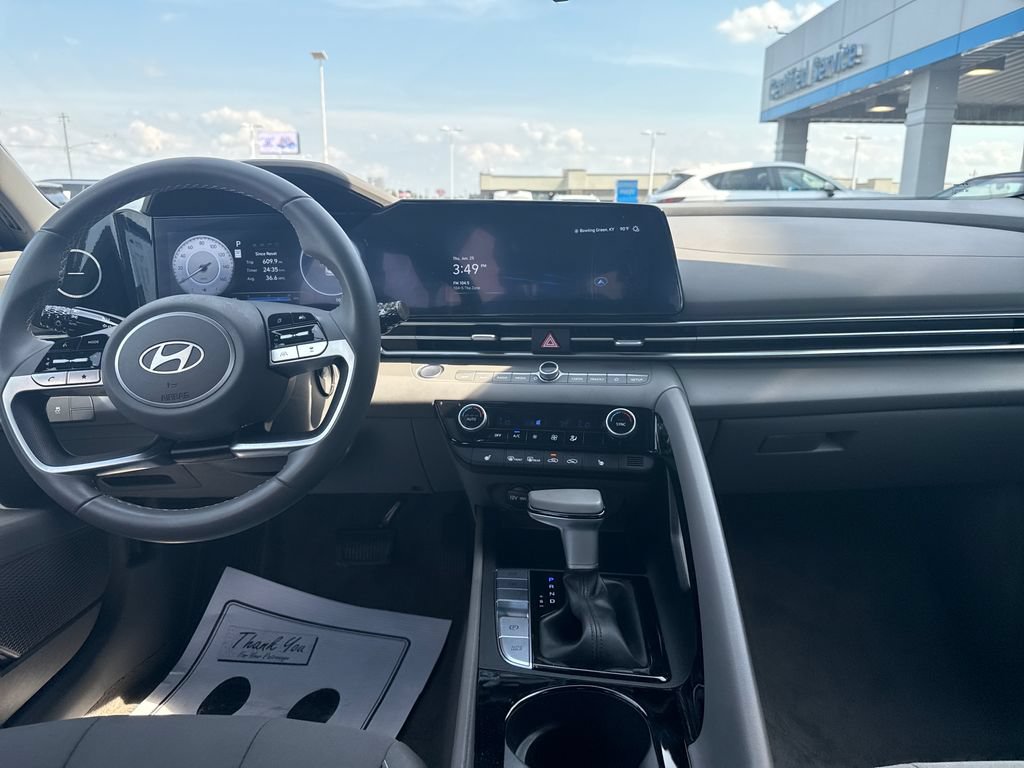 Used 2024 Hyundai Elantra SEL w/ Convenience Package FWD image 15