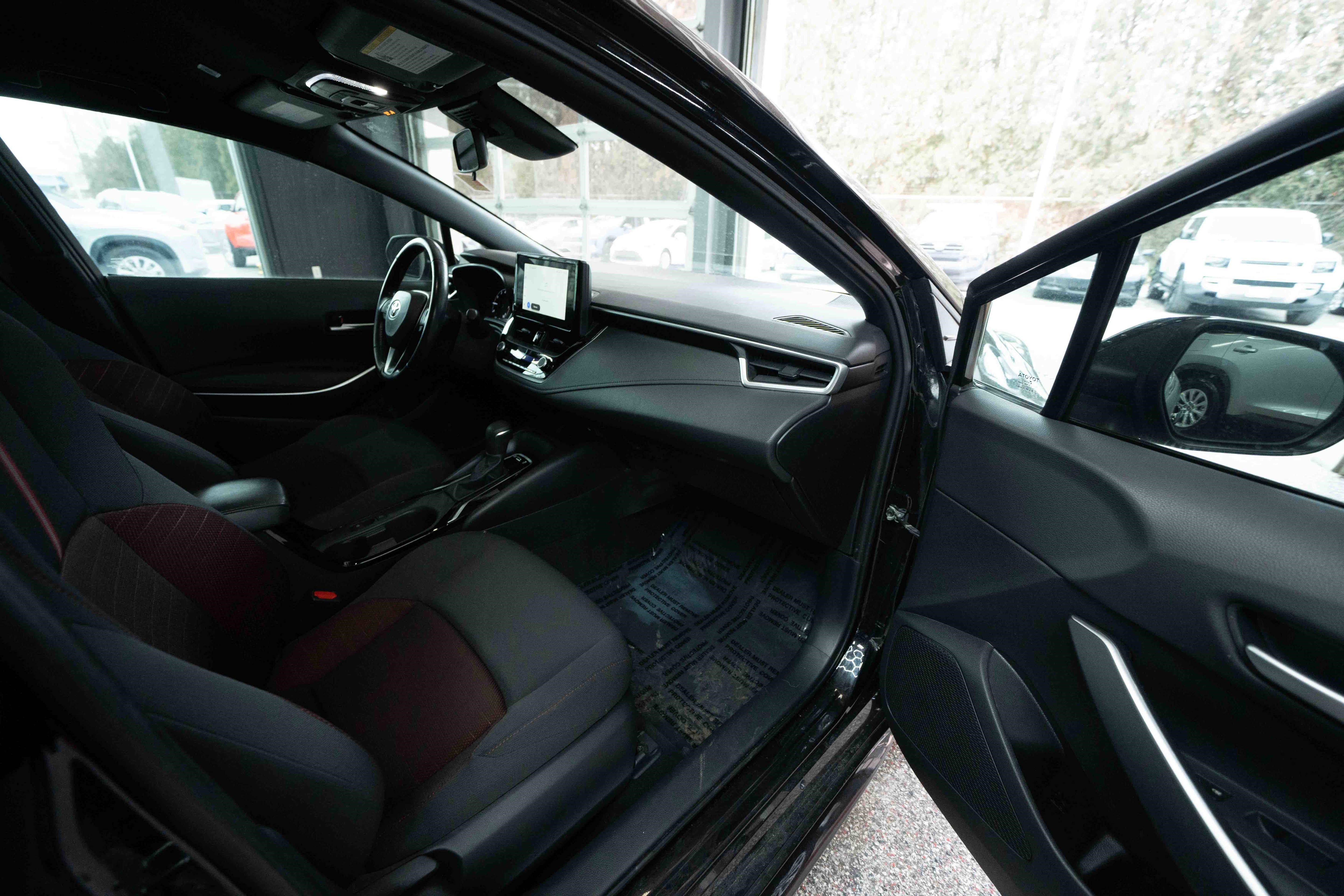 Used 2024 Toyota Corolla SE image 25