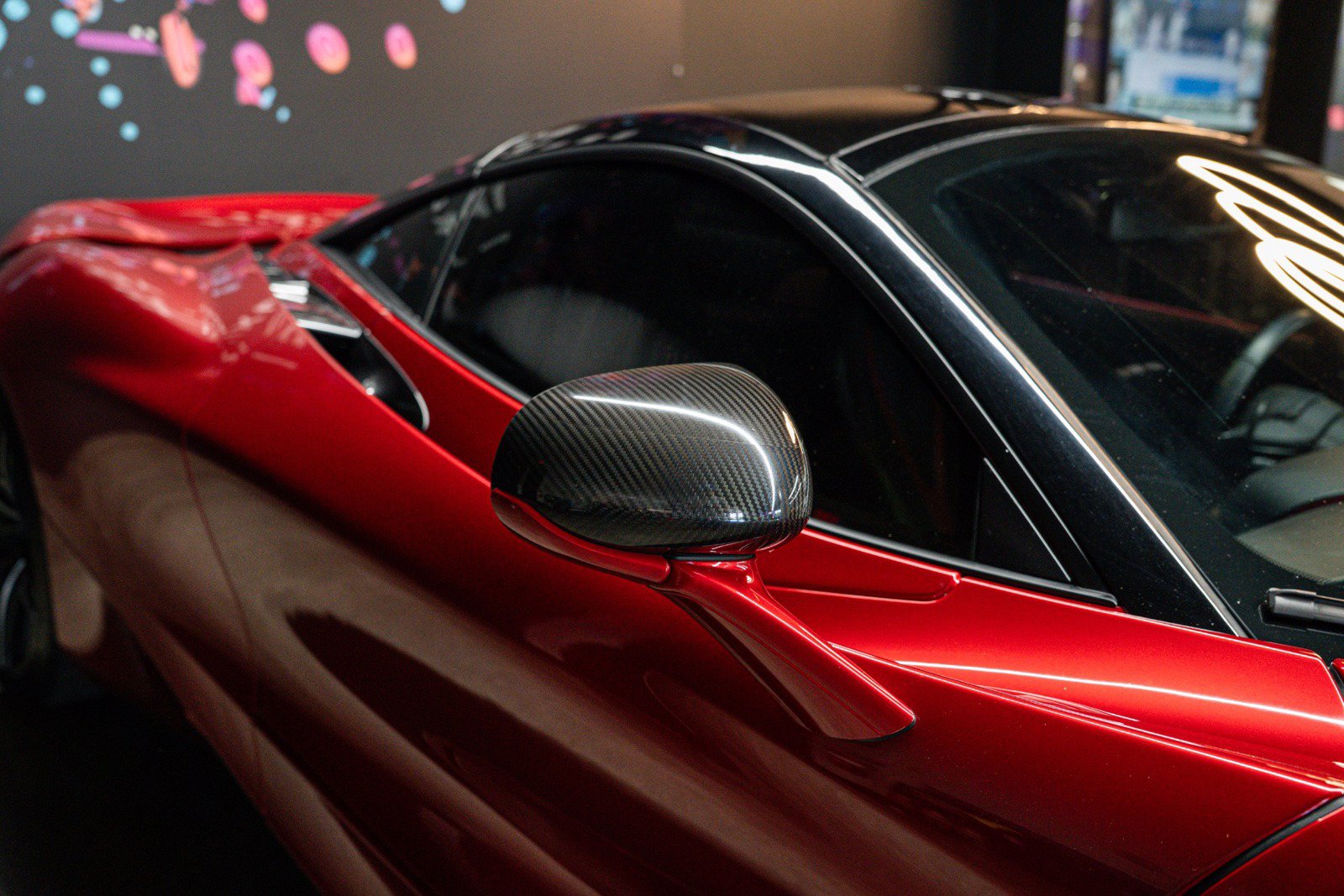 Used 2018 McLaren 720S RWD image 12