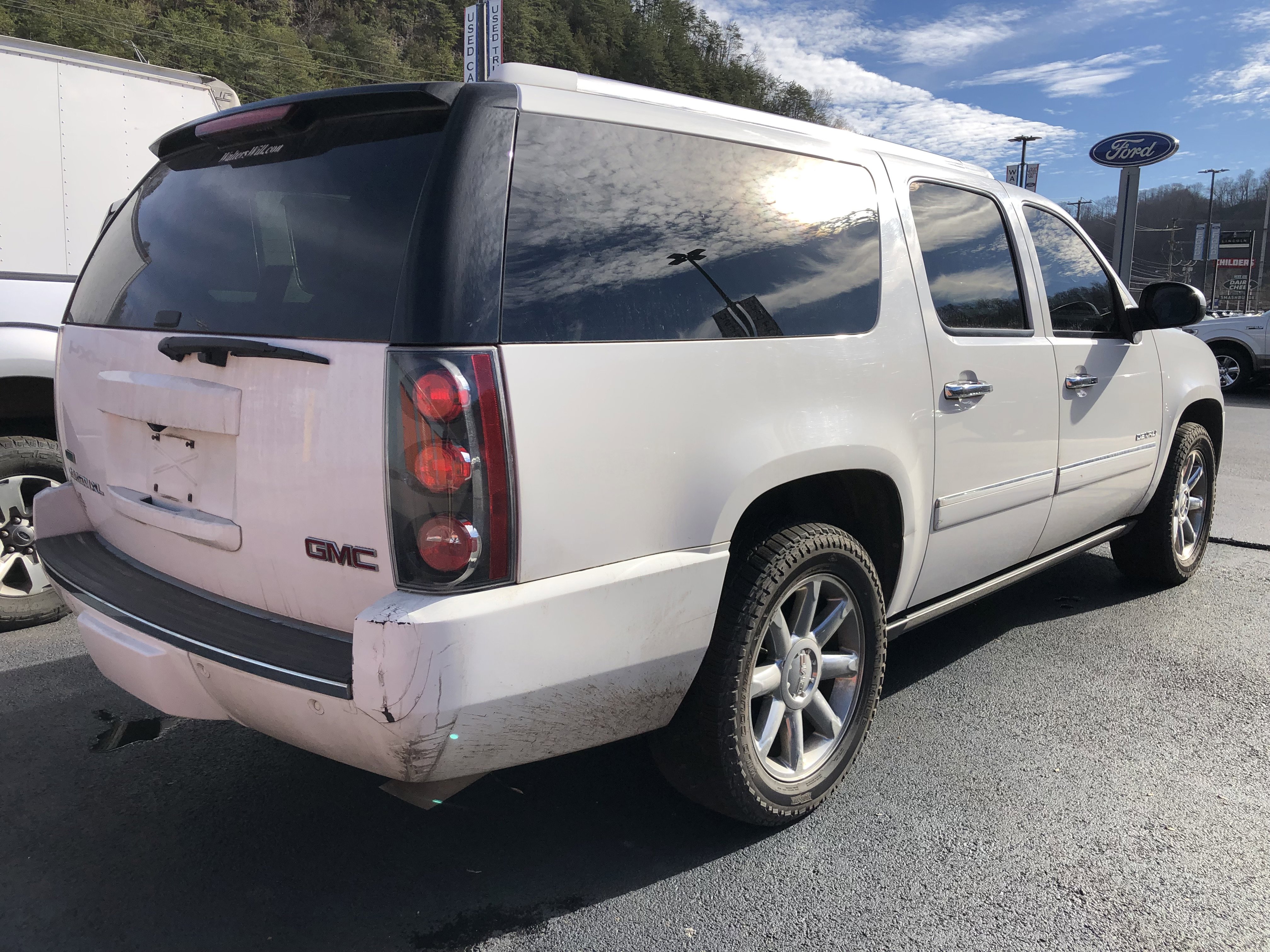 Used 2012 GMC Yukon XL Denali image 3