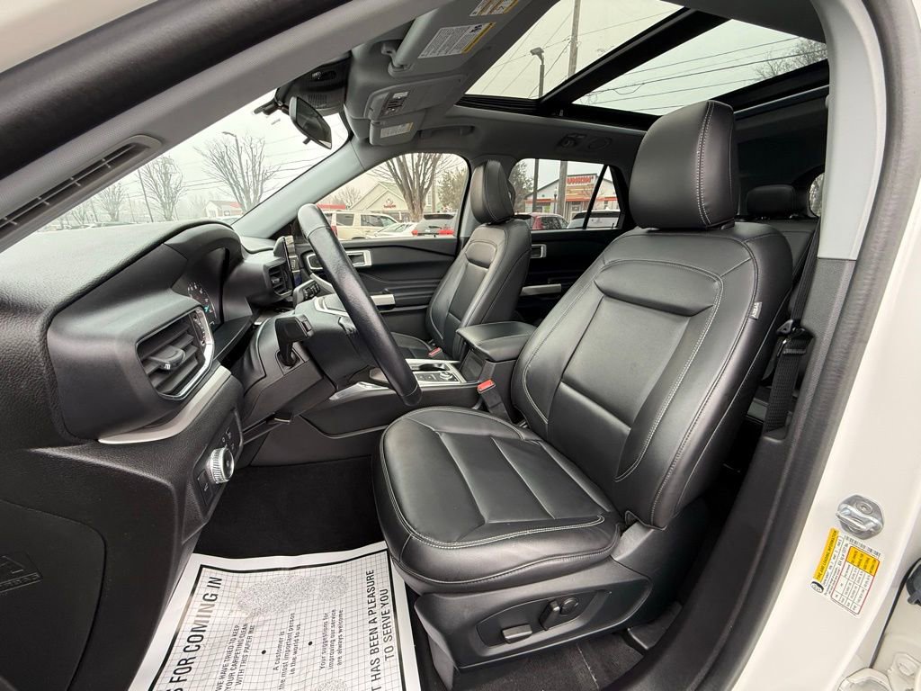 Used 2022 Ford Explorer XLT w/ Equipment Group 202A image 15