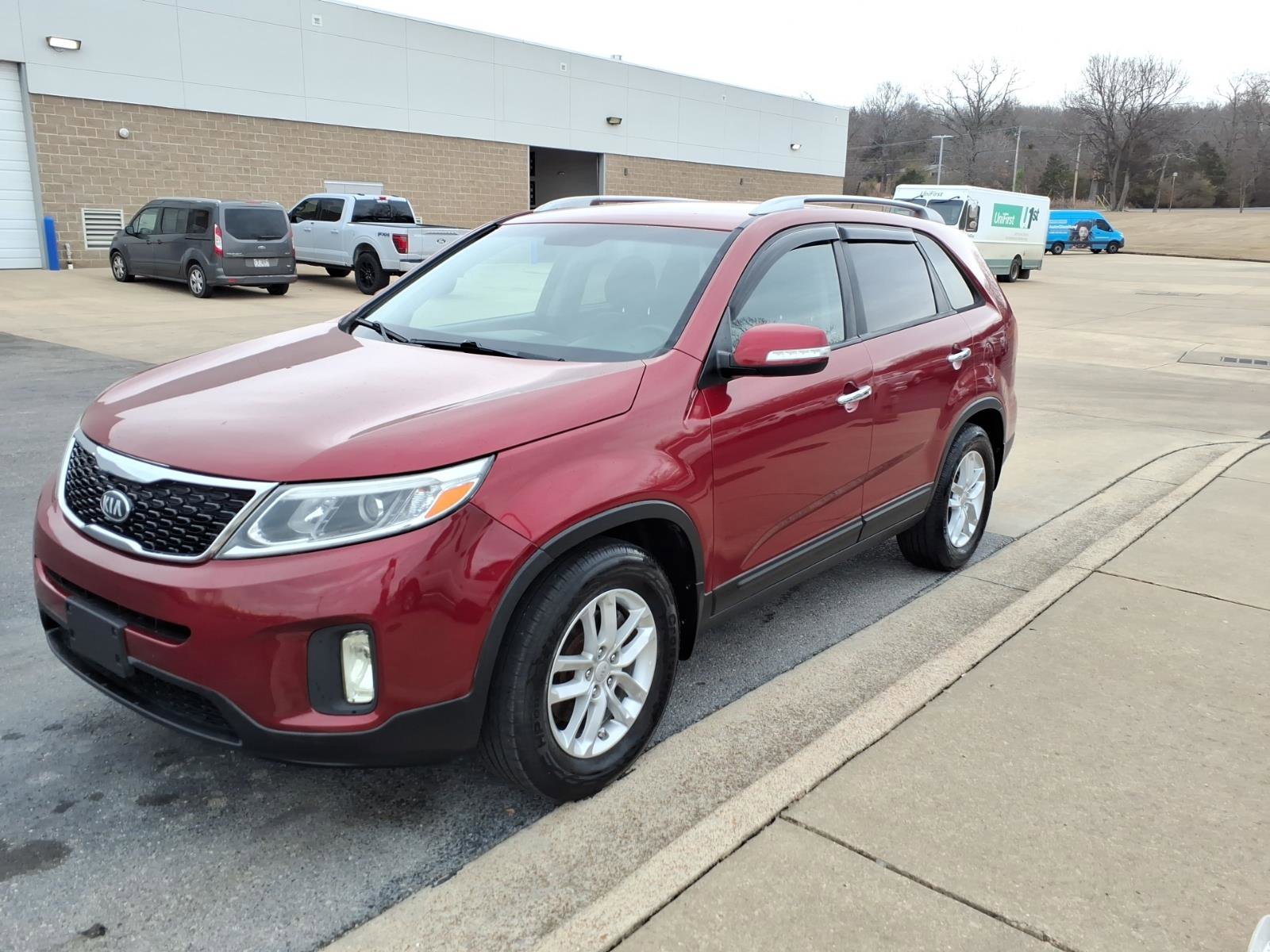 Used 2015 Kia Sorento LX image 3