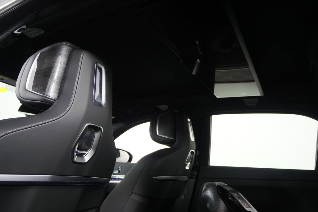 Used 2026 BMW 750e xDrive 750e xDrive w/ Executive Package image 18
