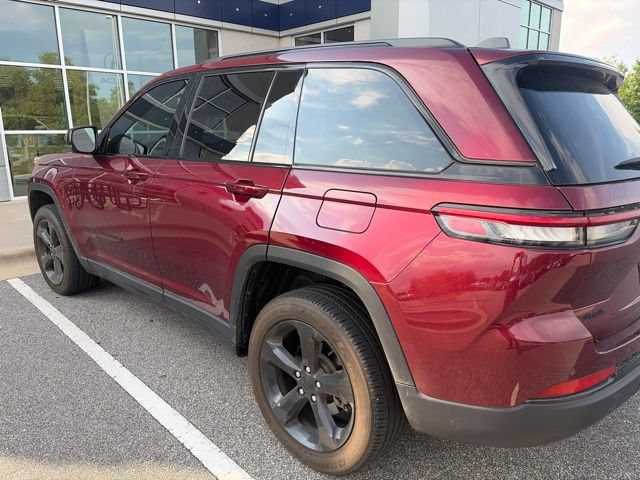 Used 2024 Jeep Grand Cherokee Altitude AWD/4WD image 10