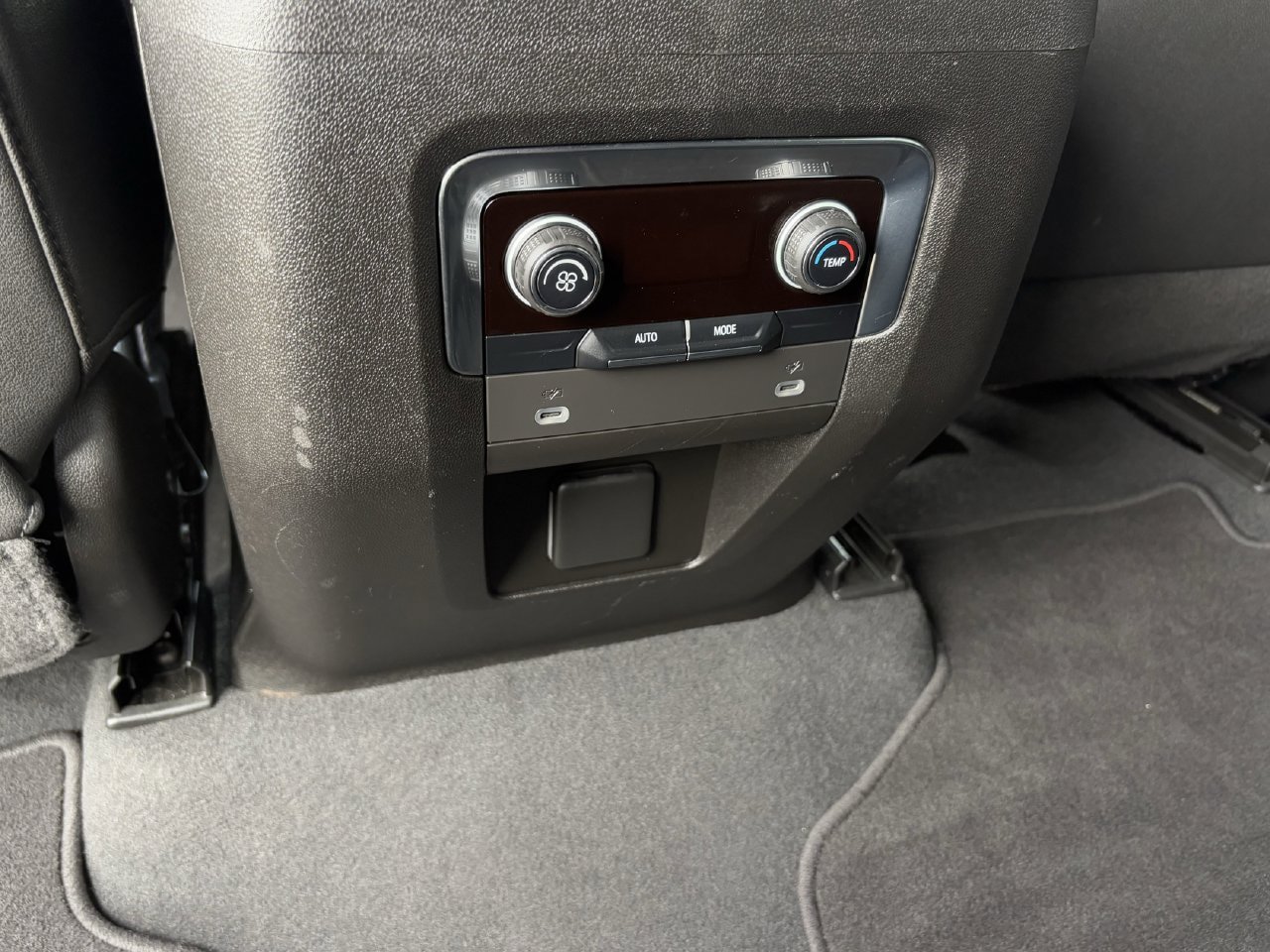 Used 2023 Chevrolet Suburban Z71 AWD/4WD image 23