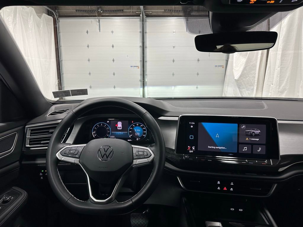 Used 2025 Volkswagen Atlas Cross Sport SE image 16