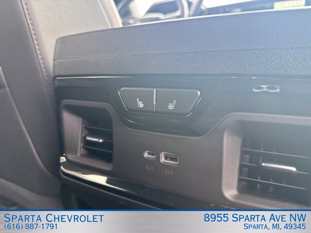 Used 2024 Chevrolet Silverado 2500 ZR2 w/ Technology Package AWD/4WD image 35