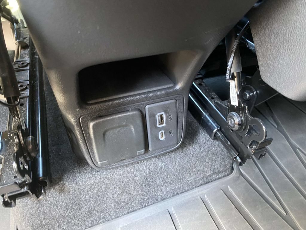 Used 2020 Buick Encore GX Essence FWD image 13