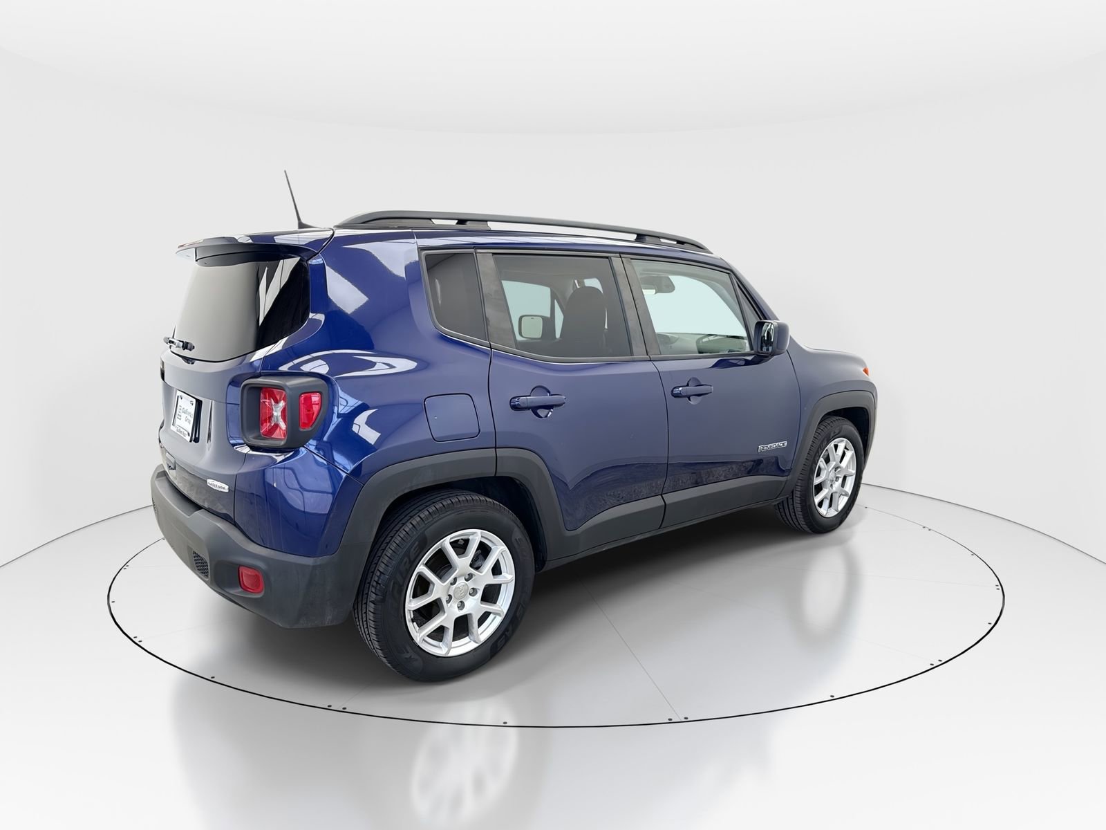 Used 2020 Jeep Renegade Latitude w/ UConnect 8.4 Nav Group image 9