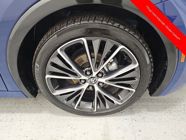 Used 2025 Toyota Prius XLE image 8