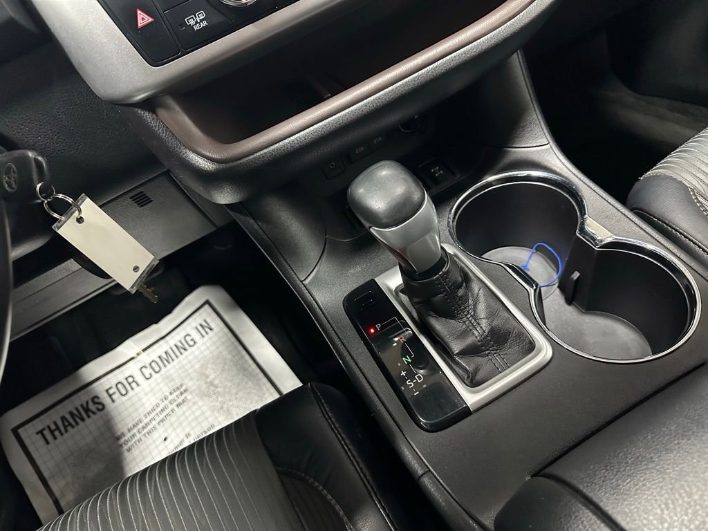 Used 2018 Toyota Highlander Plus w/ Carpet Mat Package (TMS) AWD/4WD image 33