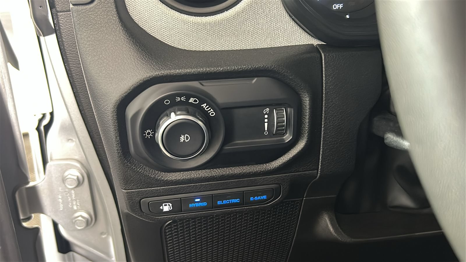 Used 2024 Jeep Wrangler Unlimited w/ Convenience Group AWD/4WD image 23