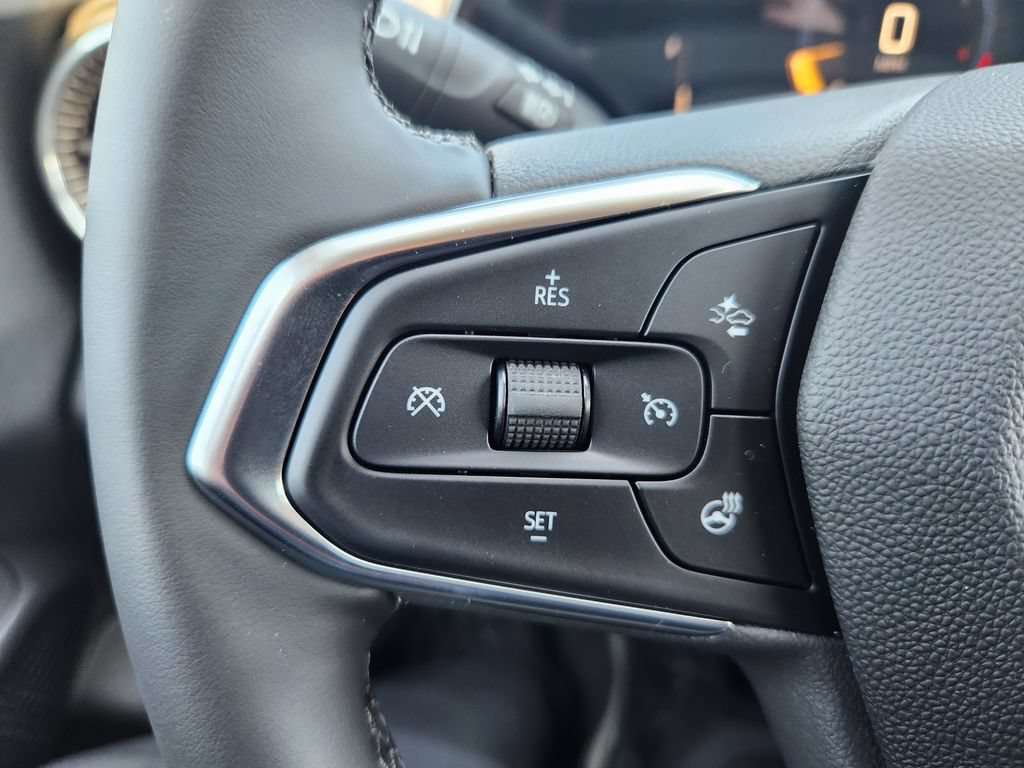 New 2026 Chevrolet Trax ACTIV w/ Sunroof Package FWD image 15