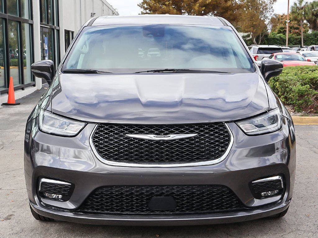 Used 2023 Chrysler Pacifica Touring-L FWD image 12