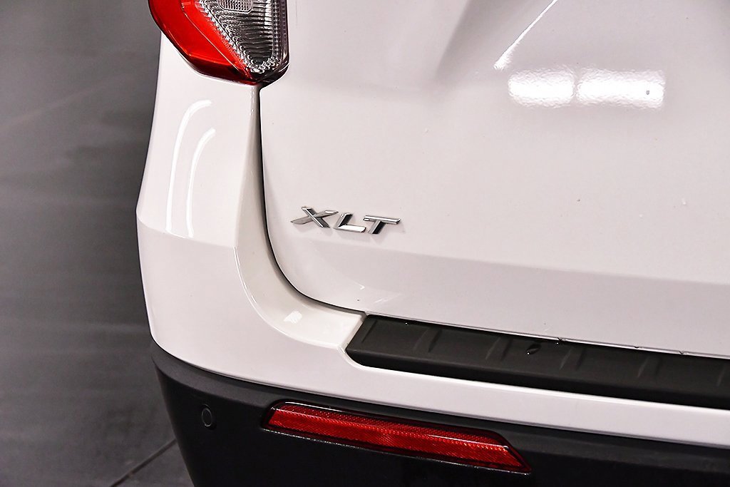 Used 2022 Ford Explorer XLT image 11