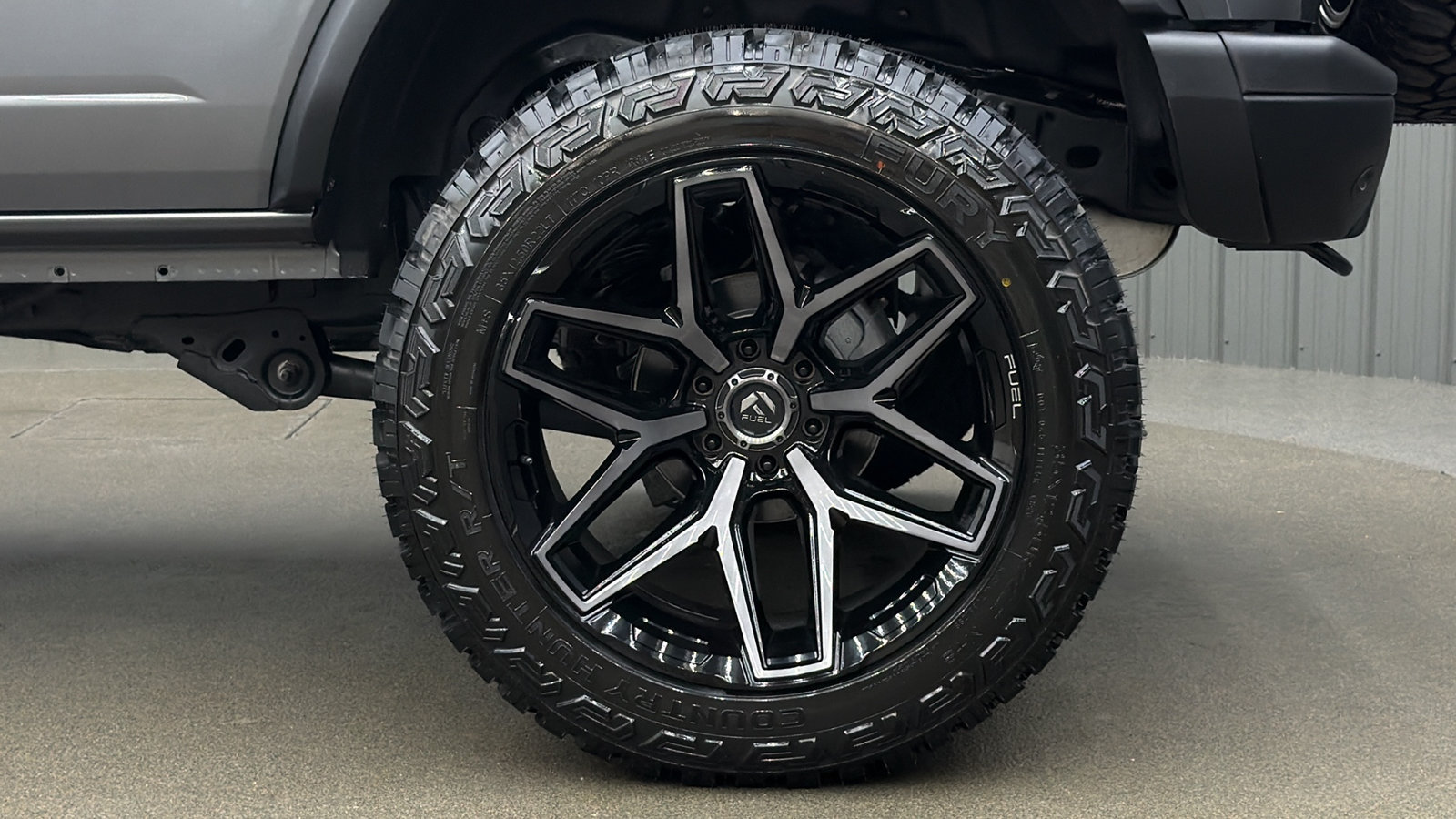 Used 2025 Ford Bronco Badlands w/ Black Appearance Package AWD/4WD image 12