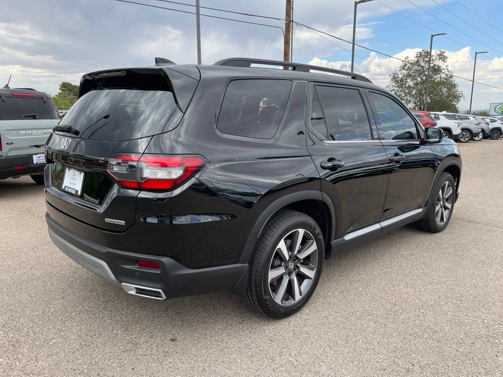 Certified 2024 Honda Pilot Touring image 5