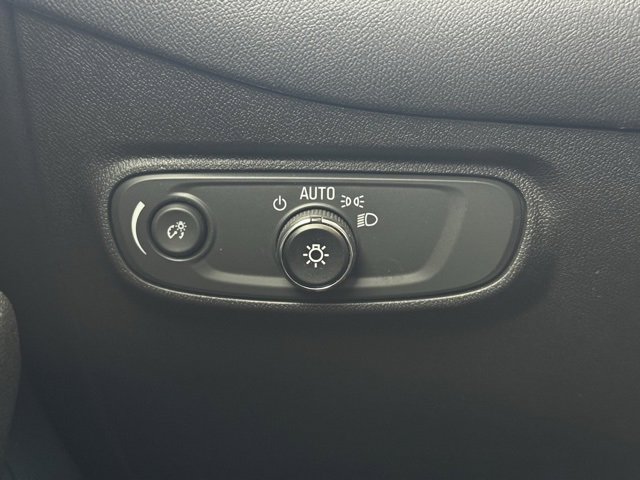 Used 2022 Chevrolet Equinox RS w/ RS Leather Package image 30