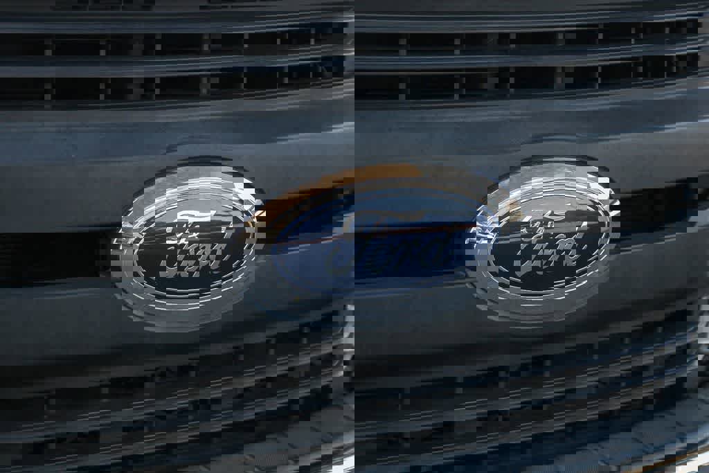 Used 2017 Ford F550 2WD Crew Cab Super Duty image 5