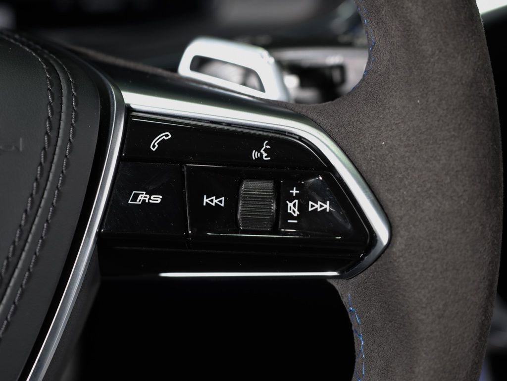 Used 2025 Audi RS 6 performance w/ Blue RS Design Package Plus image 42