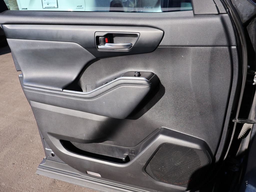 Used 2021 Toyota Highlander XSE image 35