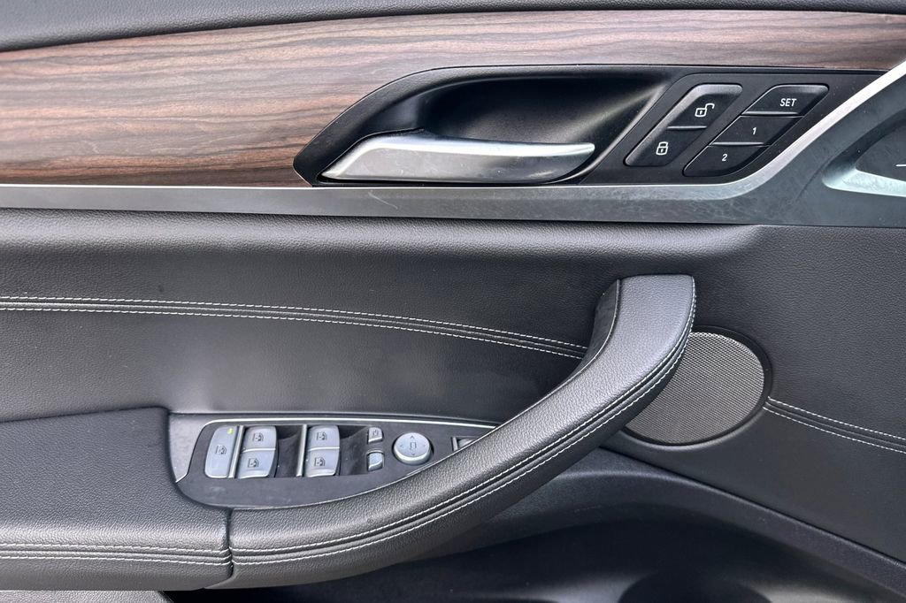 Used 2021 BMW X3 xDrive30e w/ Premium Package image 10