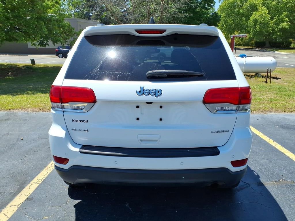 Used 2019 Jeep Grand Cherokee Laredo w/ Laredo X Package AWD/4WD image 4