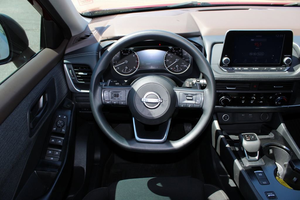 Used 2023 Nissan Rogue S FWD image 9