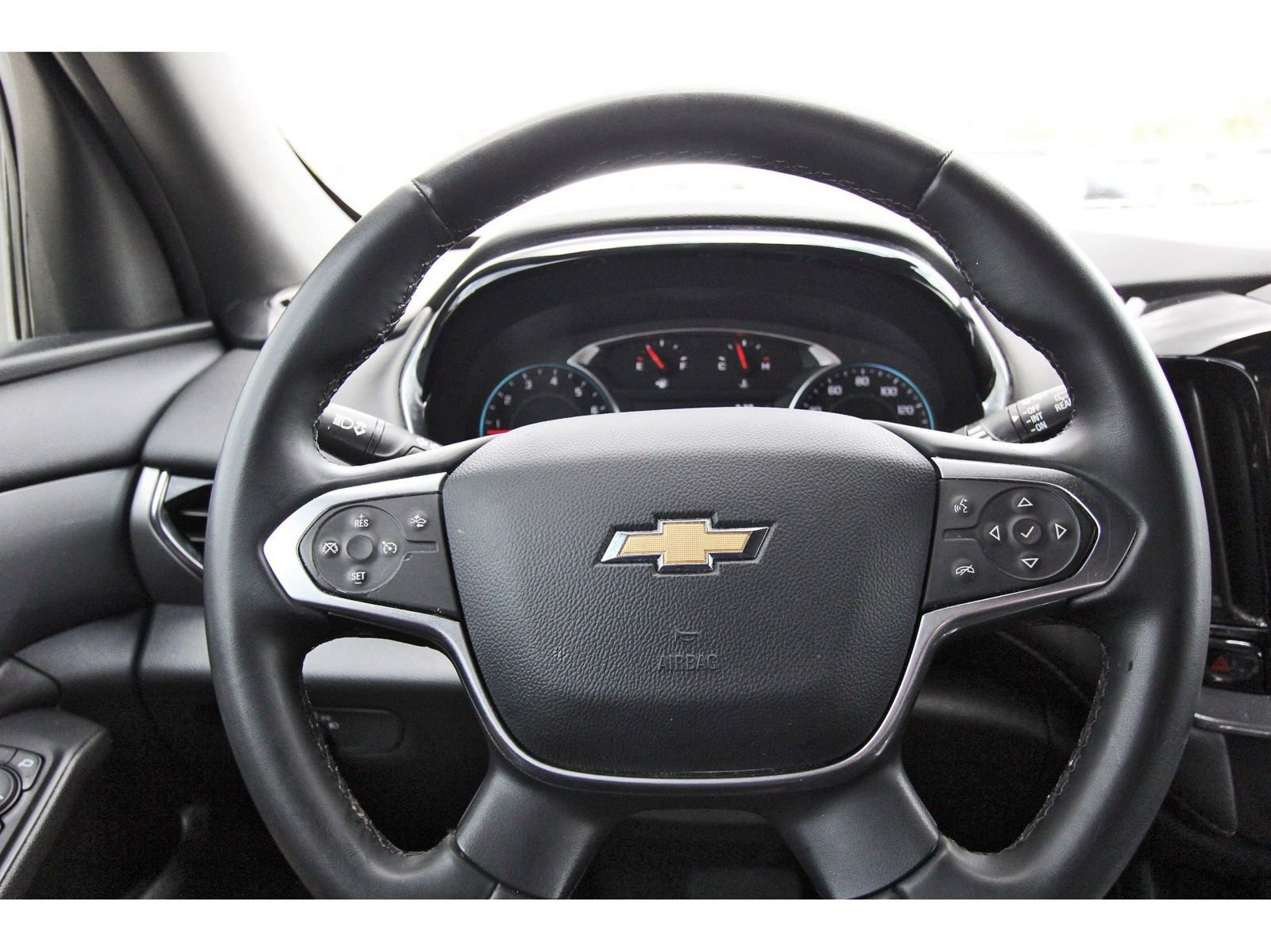 Used 2023 Chevrolet Traverse LT image 15