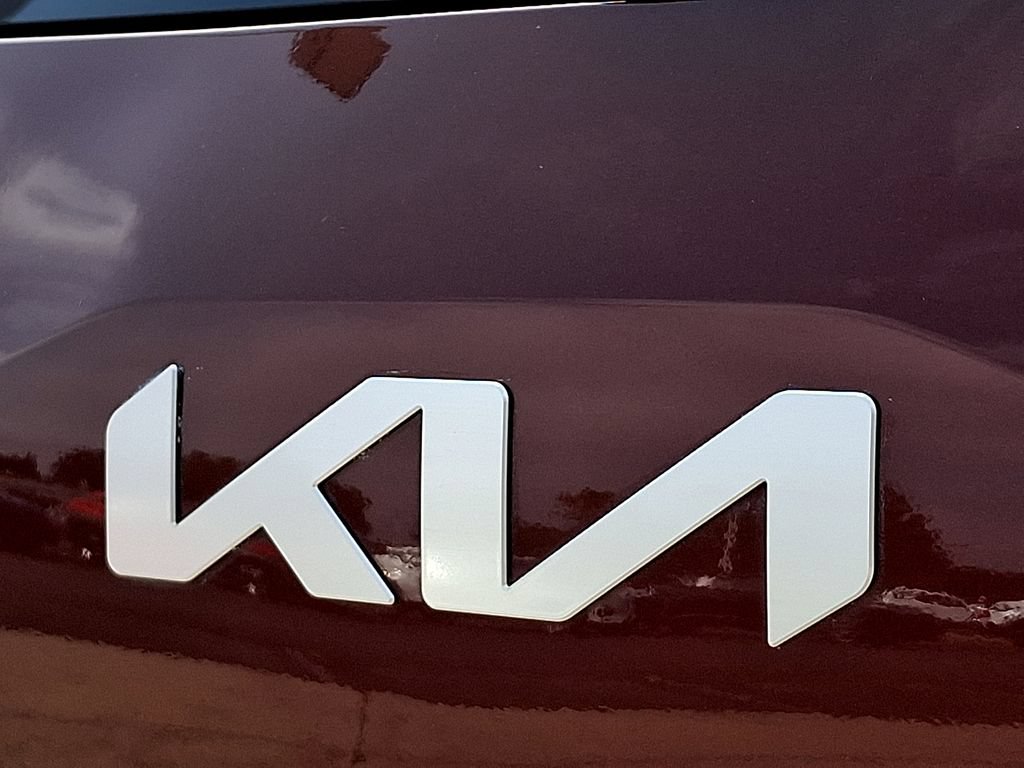 Used 2023 Kia Telluride S FWD image 29