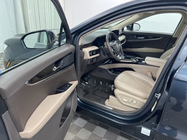 Certified 2023 Lincoln Nautilus Reserve AWD/4WD image 12