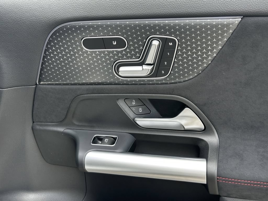 New 2026 Mercedes-Benz GLA 35 AMG 4MATIC image 17