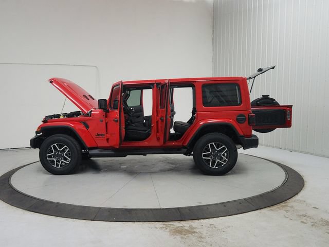 New 2026 Jeep Wrangler Unlimited Sahara AWD/4WD image 13