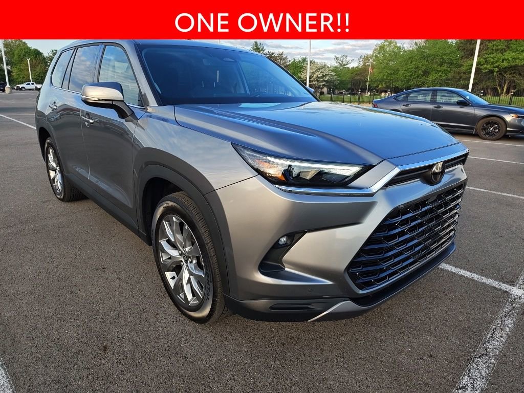 Used 2025 Toyota Grand Highlander AWD image 3