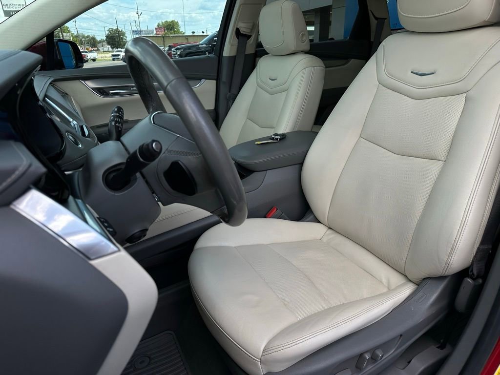 Used 2021 Cadillac XT5 Premium Luxury FWD image 14