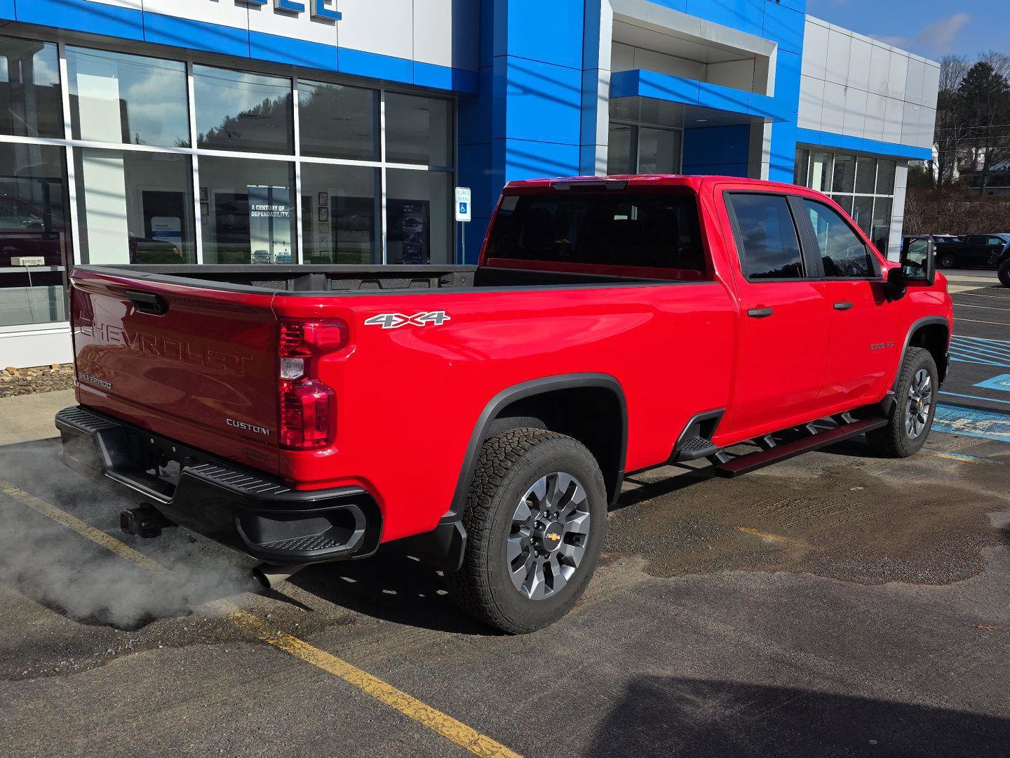 Used 2025 Chevrolet Silverado 2500 Custom image 12